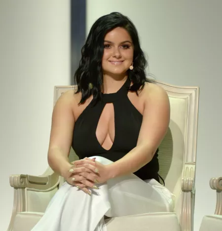 Ariel Winter by awakenedSky