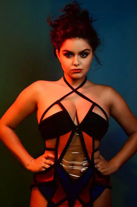Ariel Winter by goddesslover2122