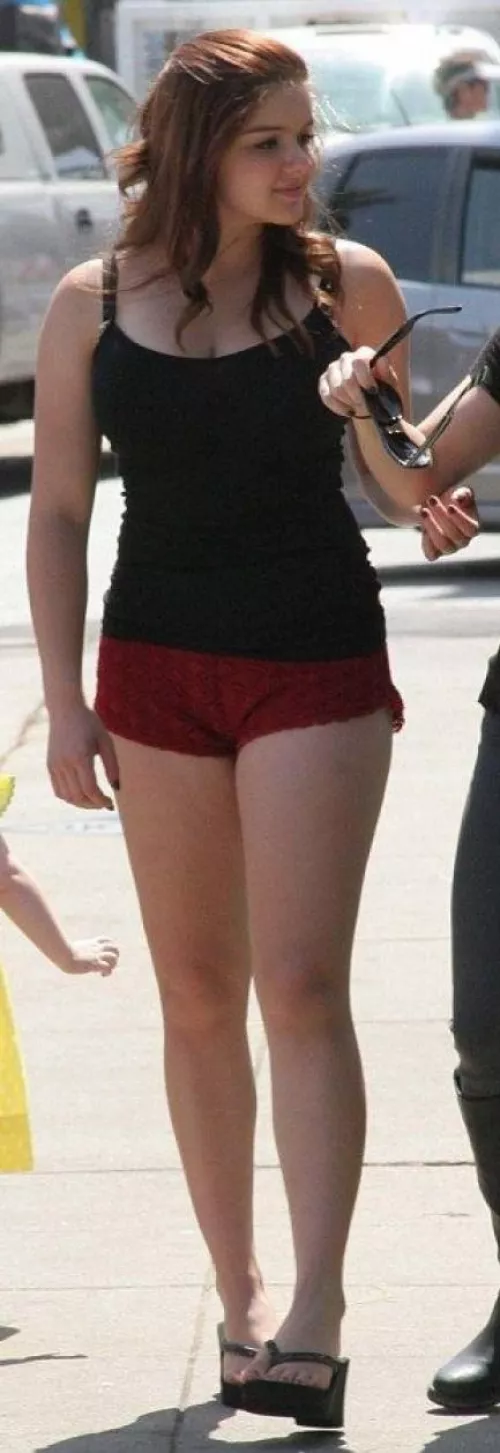 Ariel Winter by Orlon101