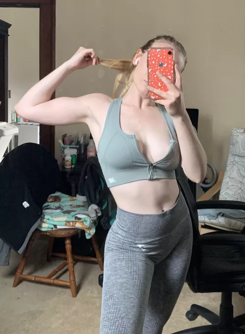 Arm day is fun by cakeandbake420