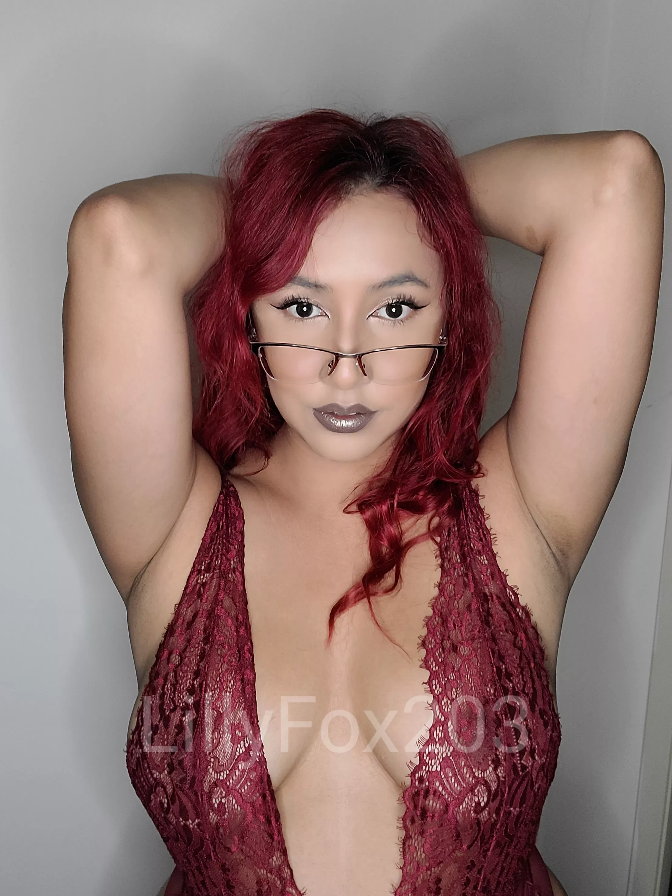 Arms up, where are you putting your face first 😘 posted by LillyFox203