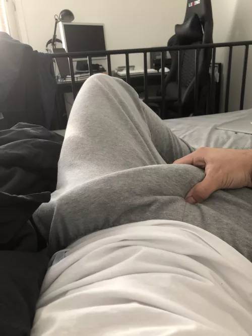 Armsized bulge by GebeleizisX