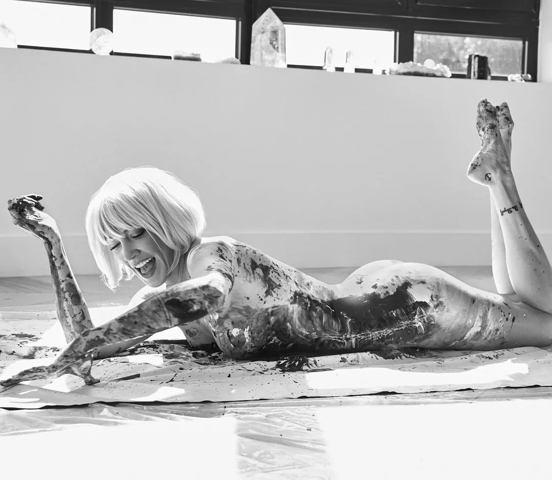 [Arrow] Katie Cassidy posted by lovethemcelebs