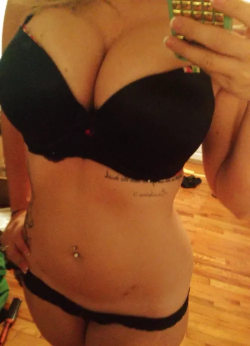 Arrow up if you like her tits by JMacMc127