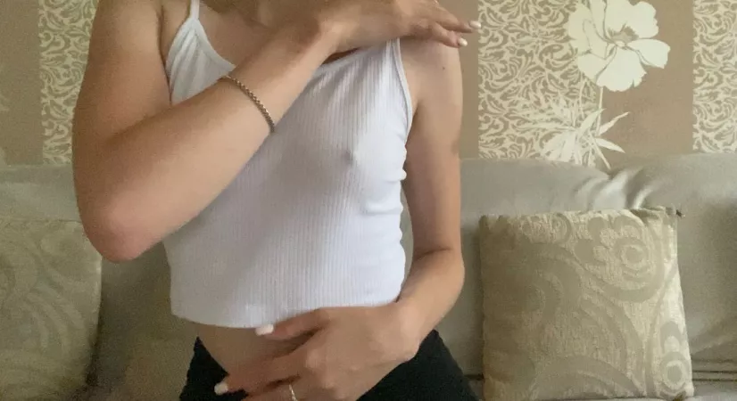 arrows up if you think i a cute by hannahhot01