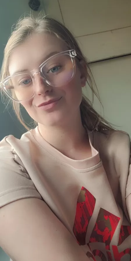 Arrows up if you think I'm cute 😋🍑 by reilly3122