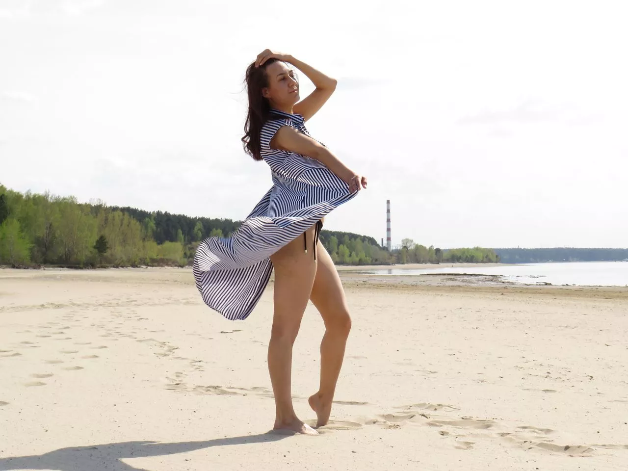 arrows up if you want me to be your fuck doll posted by mariannabrown01