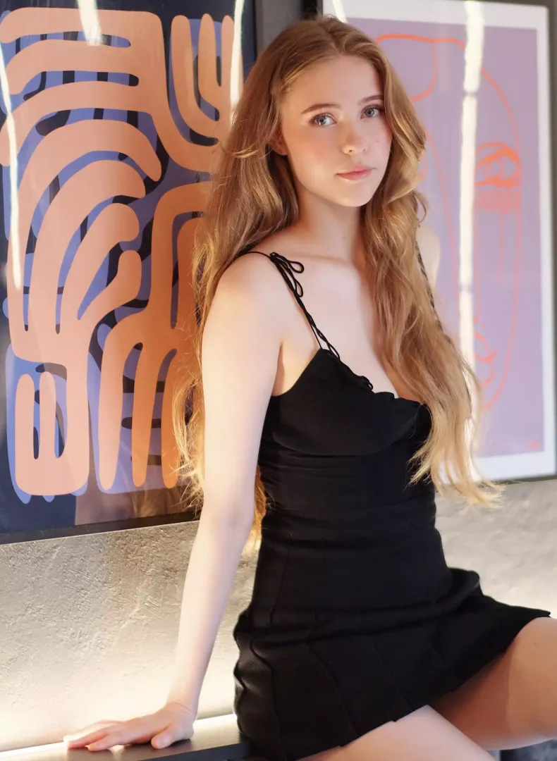 Art gallery OC posted by linneakaller