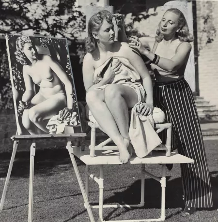 Artist Matches Model To Painting, Tamara de Lempicka and Miss Cecelia Meyers with the painting Suzanne au Bain, 1940 by saudelobaes