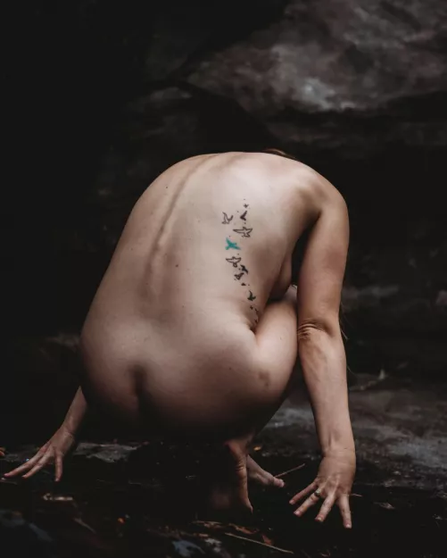 Artistic pose or popping a squat? by Fartfishes