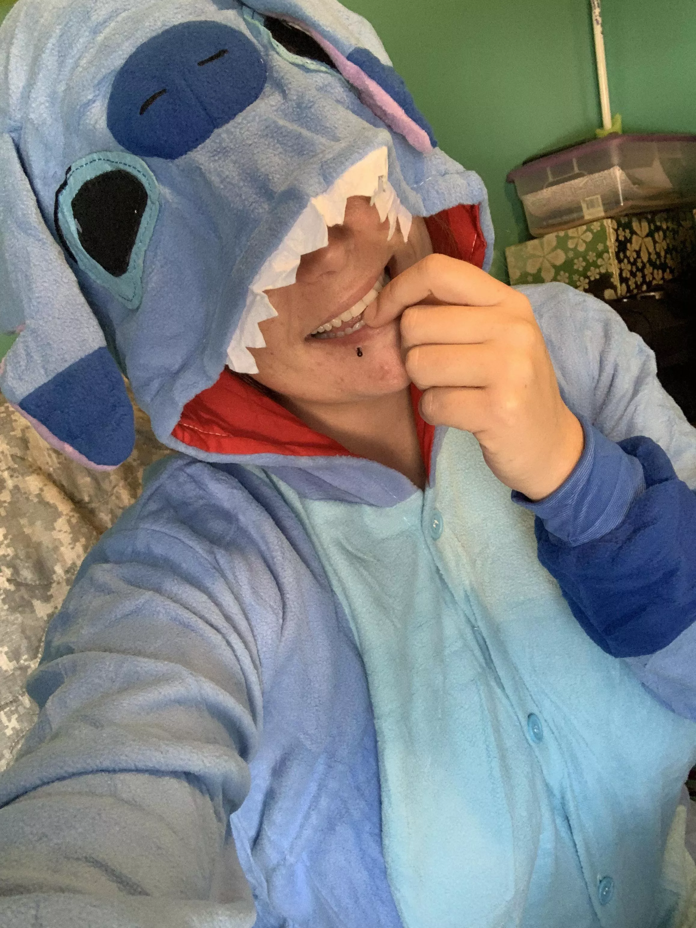 As a reward my Daddy got me a Stitch onesie 🥺 and I love it and my Daddy sooooooo much! 😭 posted by black-korset