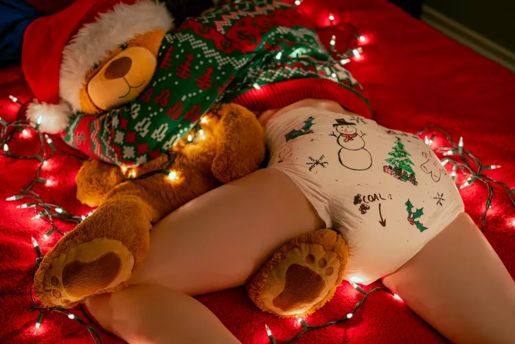 As the night sets on Christmas Eve, Frankie and I cuddle up for ni-ni. I'm so excited to see what Santa brings us for being good boys all year. 🥰🎅❄ by SoftSquishyBoi