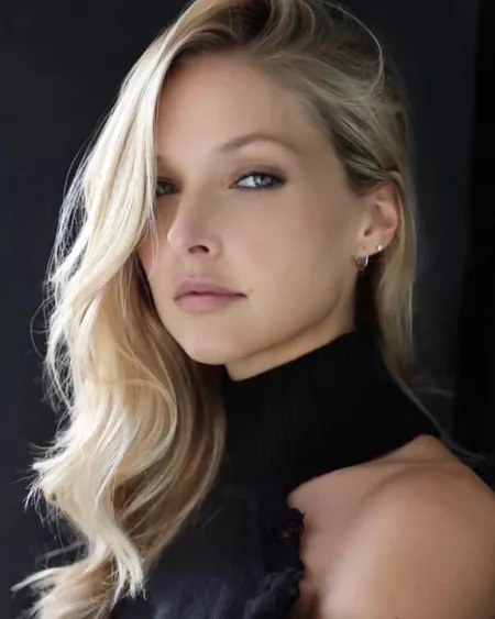 Ashley Smouter by enjoying-beauty