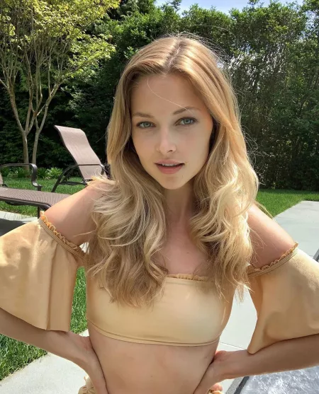 Ashley Smouter by SemiSentientGreenGoo