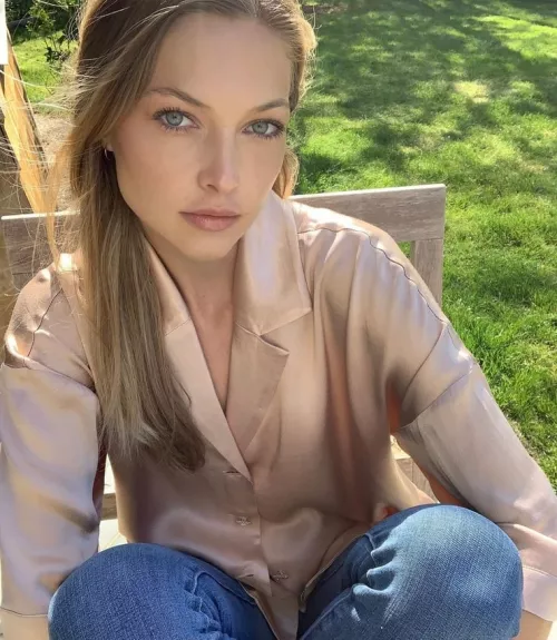 Ashley Smouter by SemiSentientGreenGoo