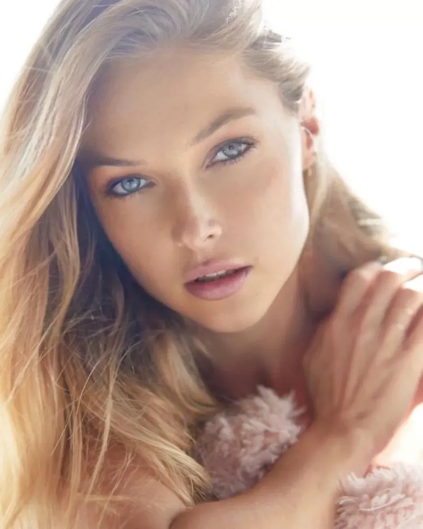 Ashley Smouter posted by SemiSentientGreenGoo