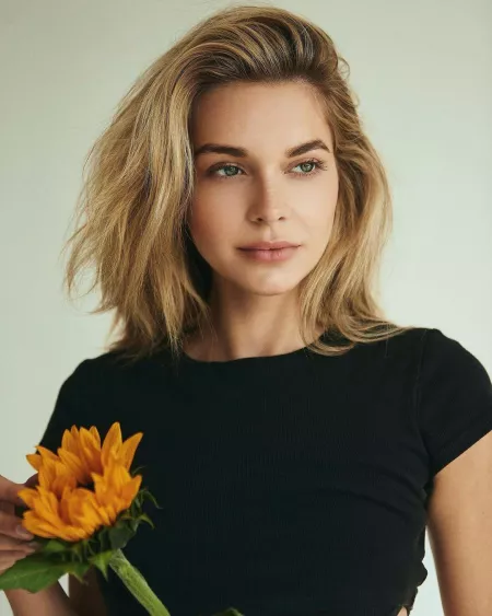 Ashley Thompson by enjoying-beauty