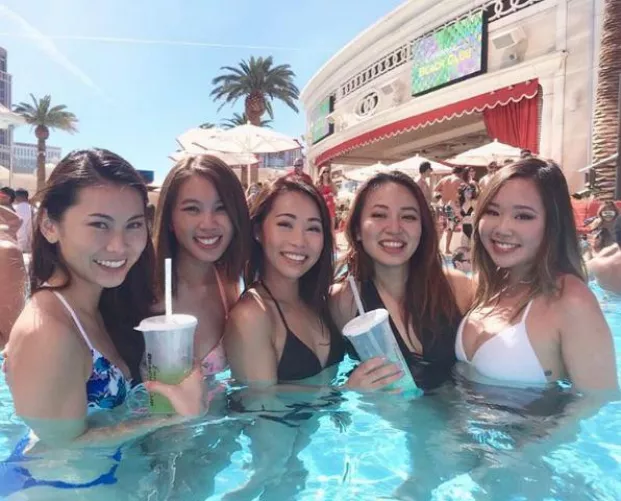 Asian Ladies in a Pool by yunaX2