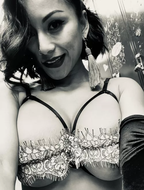 Asian milf becomes a stripper 😈 by jezbaby11