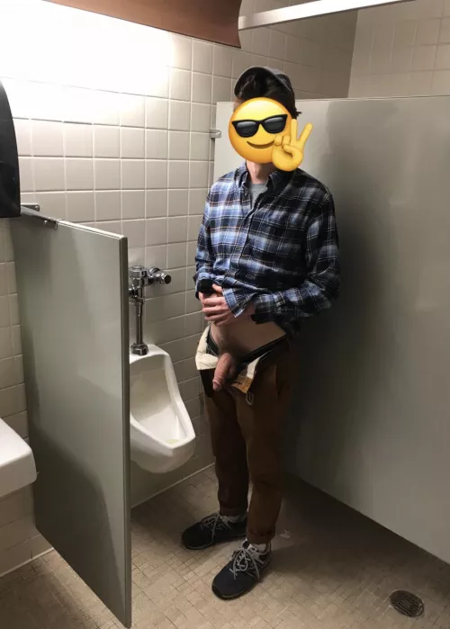 Asked this stud if I could get a pic of his softie. He obliged by sw1tchd1cks2