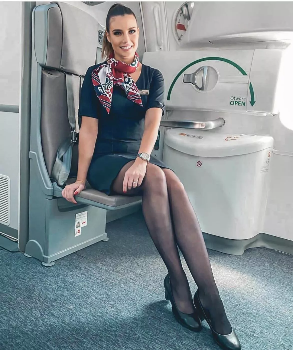 At 35,000 feet 🇭🇺 posted by arrayoutofbounds