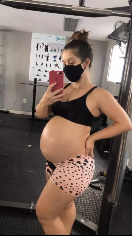 At the gym again babes. Love showing off the belly. What do you think? 🥵😍🥰😘🤰🏻🤰🏻 by Bianca_Perez_