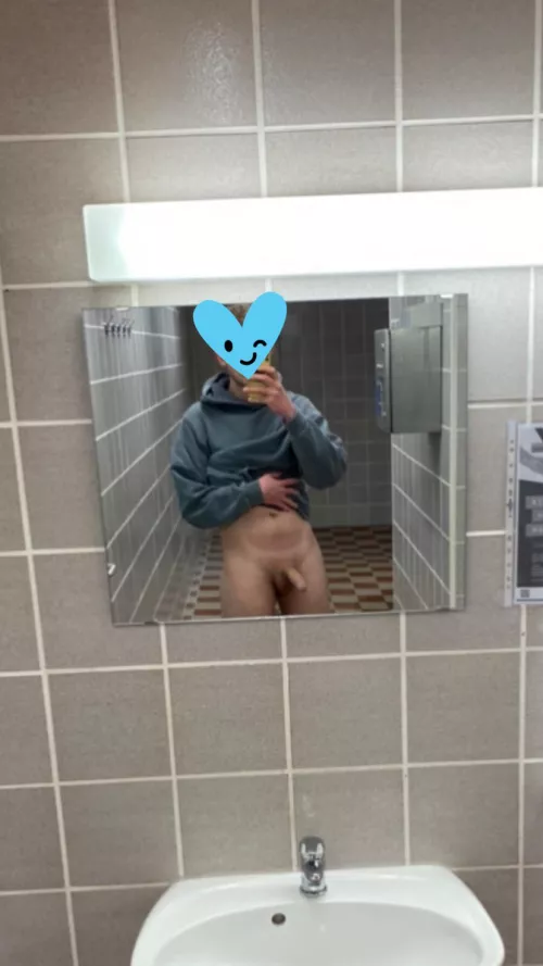 At the school sport locker room ⚽️ by serkan8164