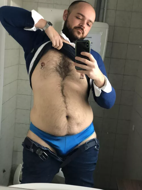 At work 😬 by _MrVinnie_