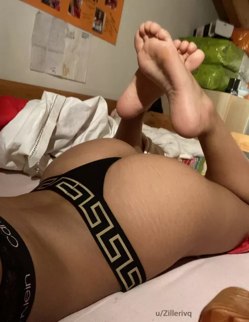 Attempt at the pose, what do you think? by Zillerivq