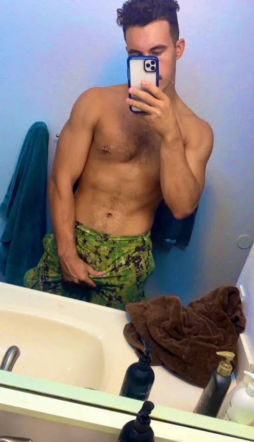 attention to quarters by brunetteboyof