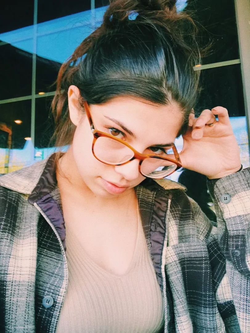 Ava Taylor posted by moartwo