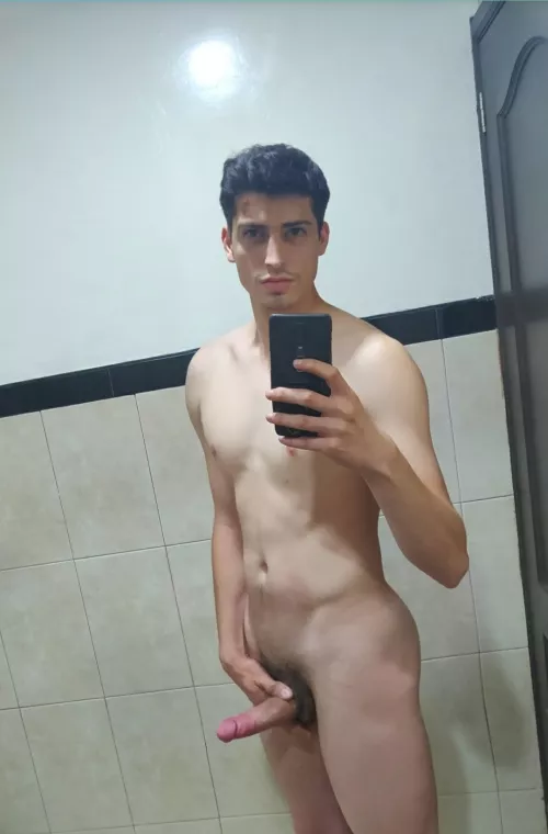 avg or big? by siuad4mod