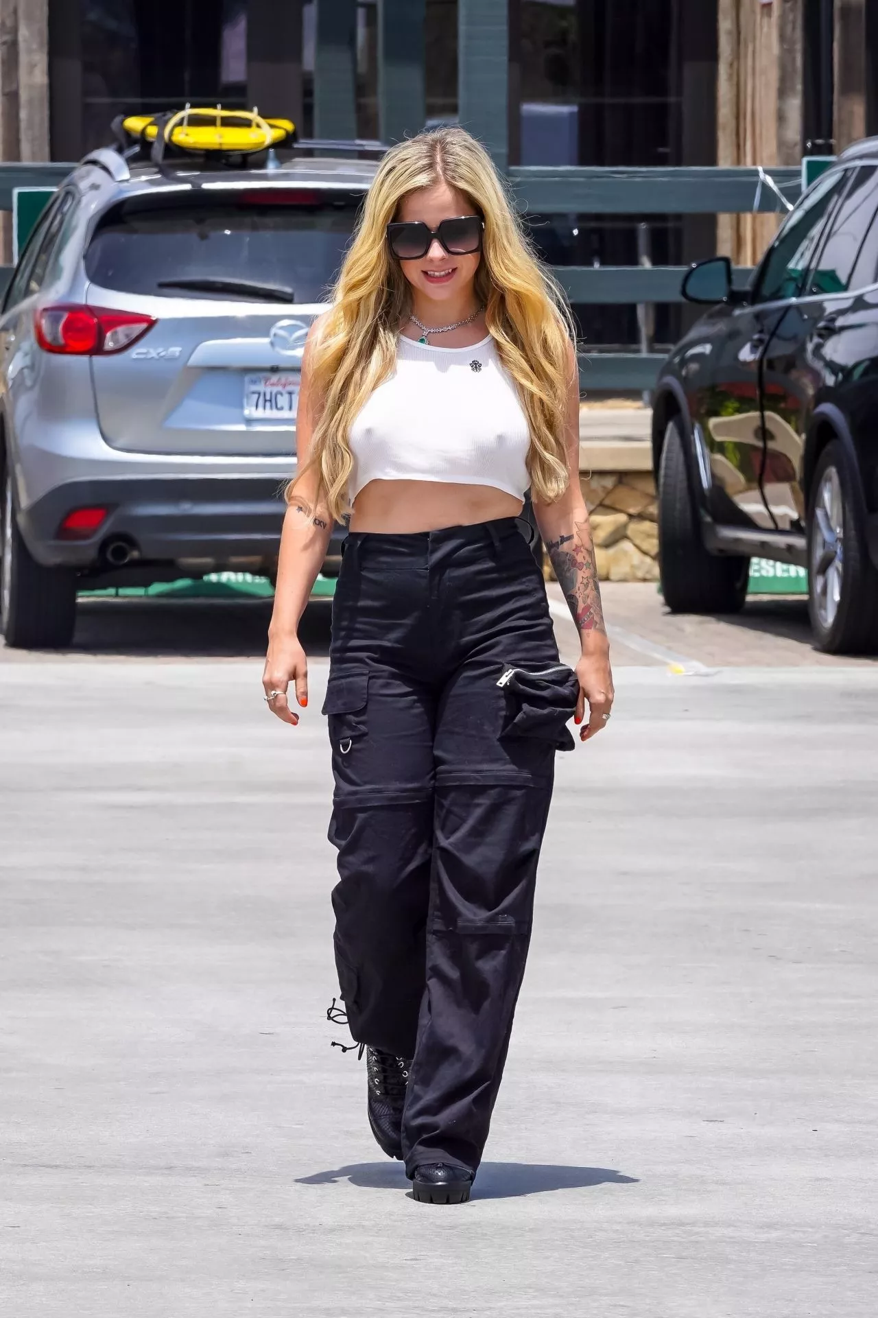 Avril Lavigne posted by jade1975