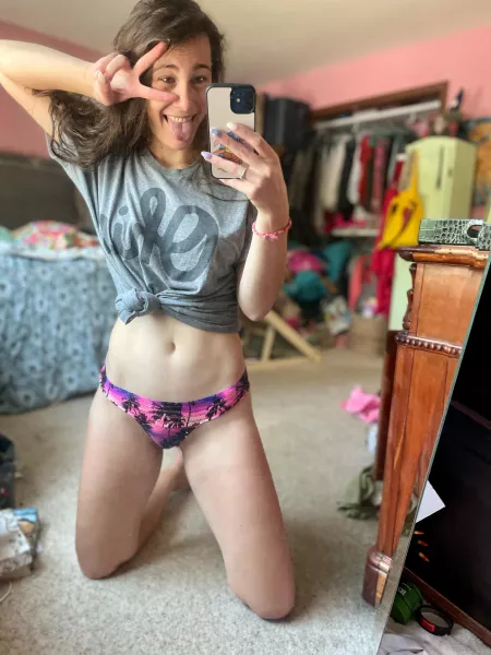 Awkward hand? More like incessantly throwing up peace signs lol by TheAveryOConnor