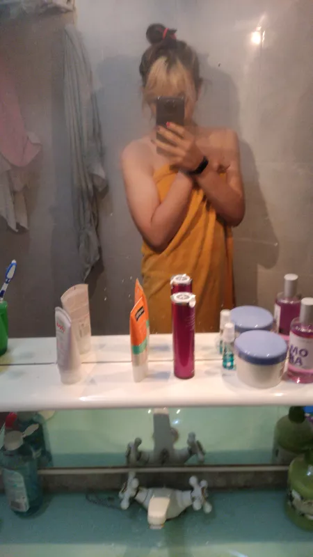 Ayo~ Hewwo ✨🤍 by CherryShakeMin