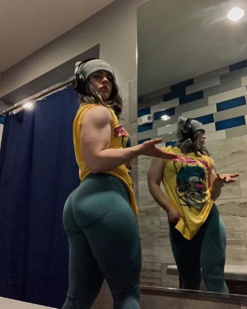 Ayshia Schisel by lhwchamp