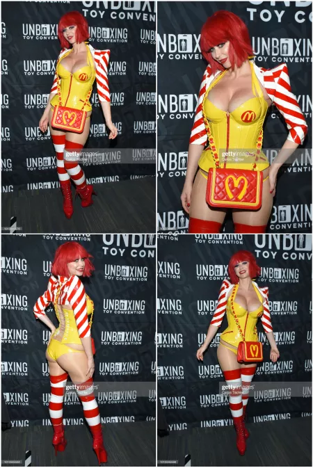 Ba Da Ba Ba Ba... by JustHere4TheCurves