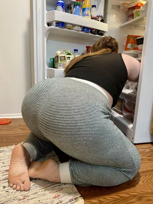 [BA] looking for a snack by Summondemonswithme