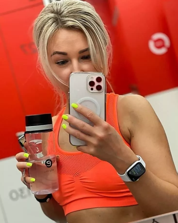 Babe, do you think this outfit fits Mommy?😈💖😈?Well hello殺😊😉Link below posted by wopef