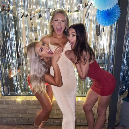 Babes are hungry by -SirSpankalot-