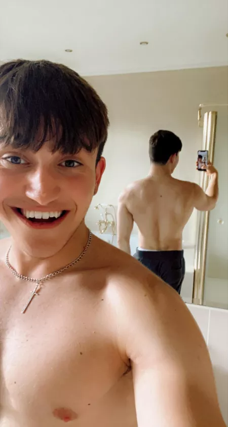 Baby got back😌 by LuckyCharms2002