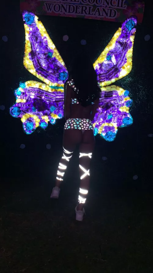 Baby I’m electric 💗⚡️ by Paolaspooks