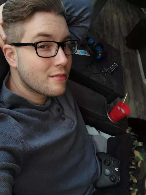 Baby it's cold outside... Perfect day for cuddles and games. Any takers? by CameroniBamboni94