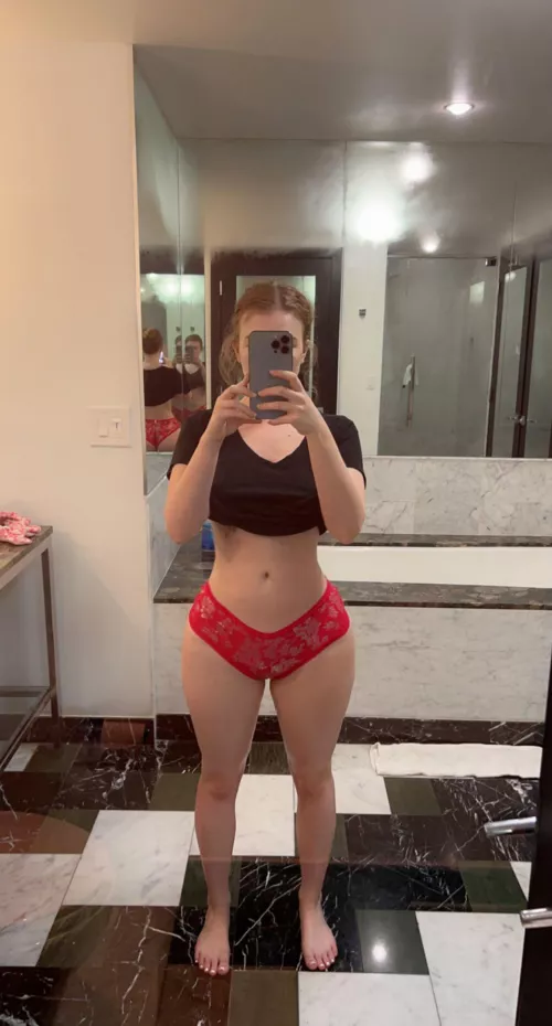 Baby making hips 😜 by realprettyangel