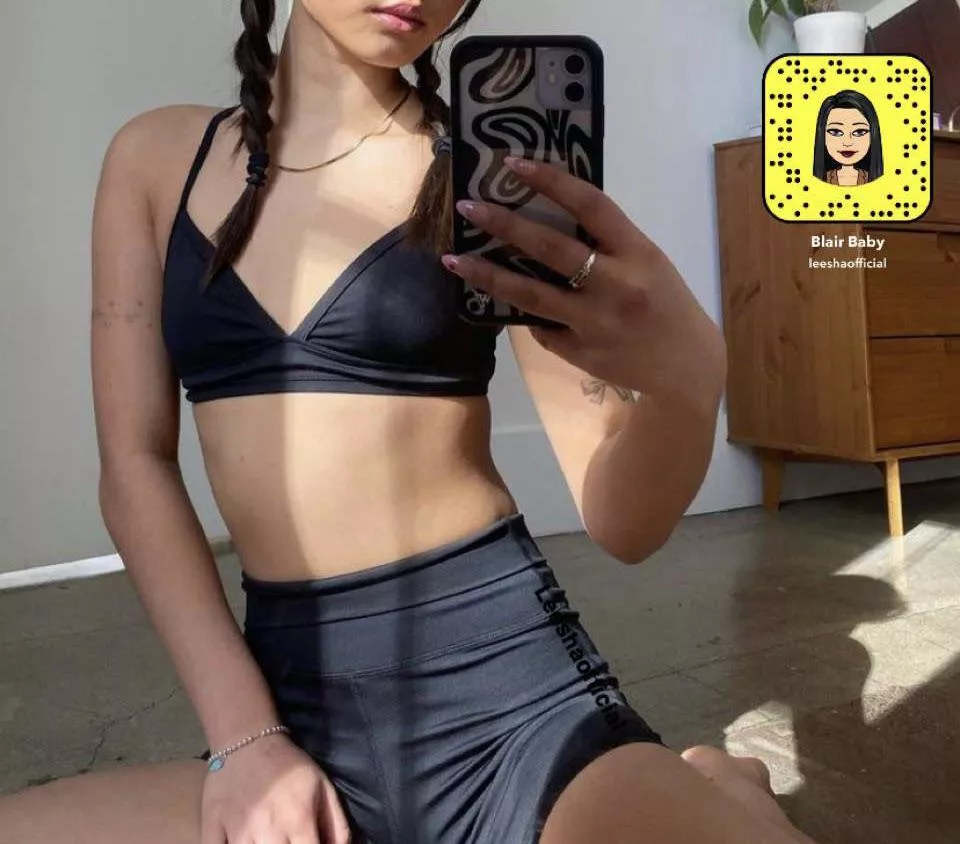 Baby’s bored 😘👅 posted by neptunebbyy