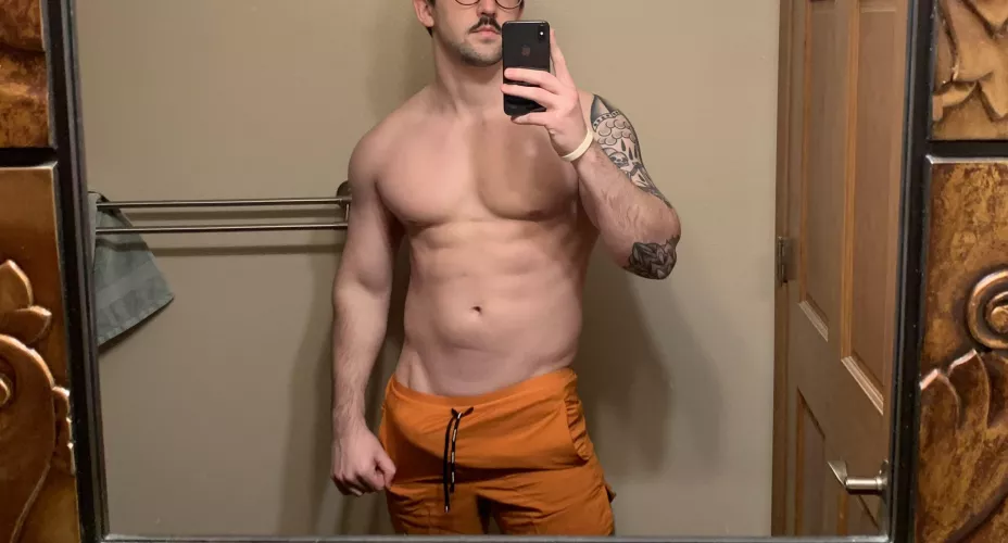 Back from the gym and turned on by Comfortable_Fix_2481