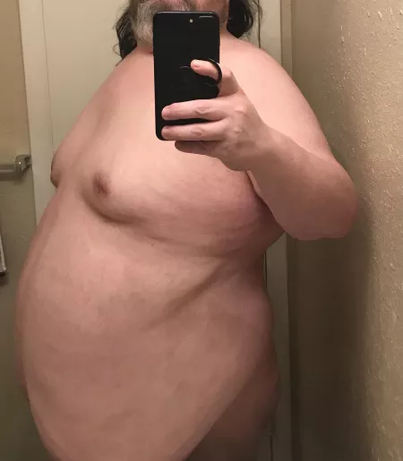 Back on the market and trying to build up my confidence. by d3_nsfw