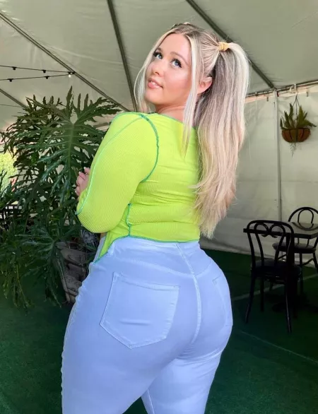 Back that truck up by LasherDeviance