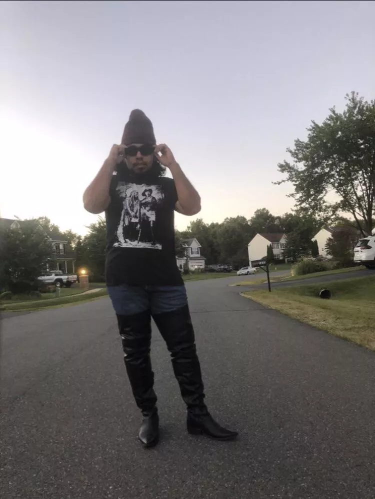 Back when men could wear thigh high boots and not be seen as strange or become overly sexualized by the modern society posted by Bestbootboy