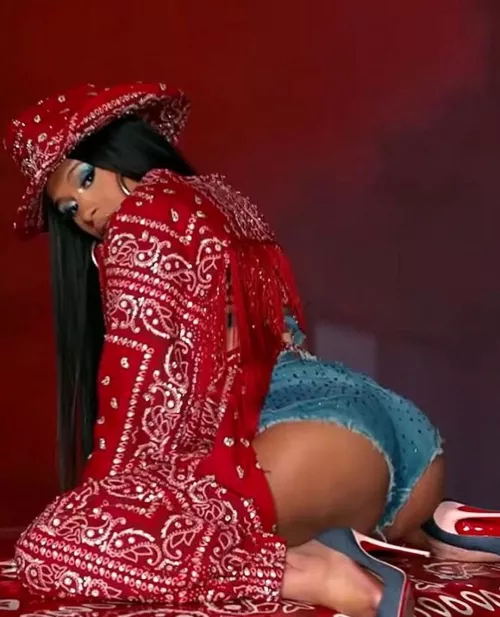 Backshot Queen by LonnL